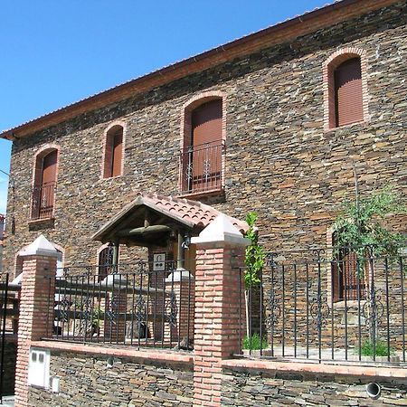 Casa Rural Pena Falcon Torrejon el Rubio Exterior photo