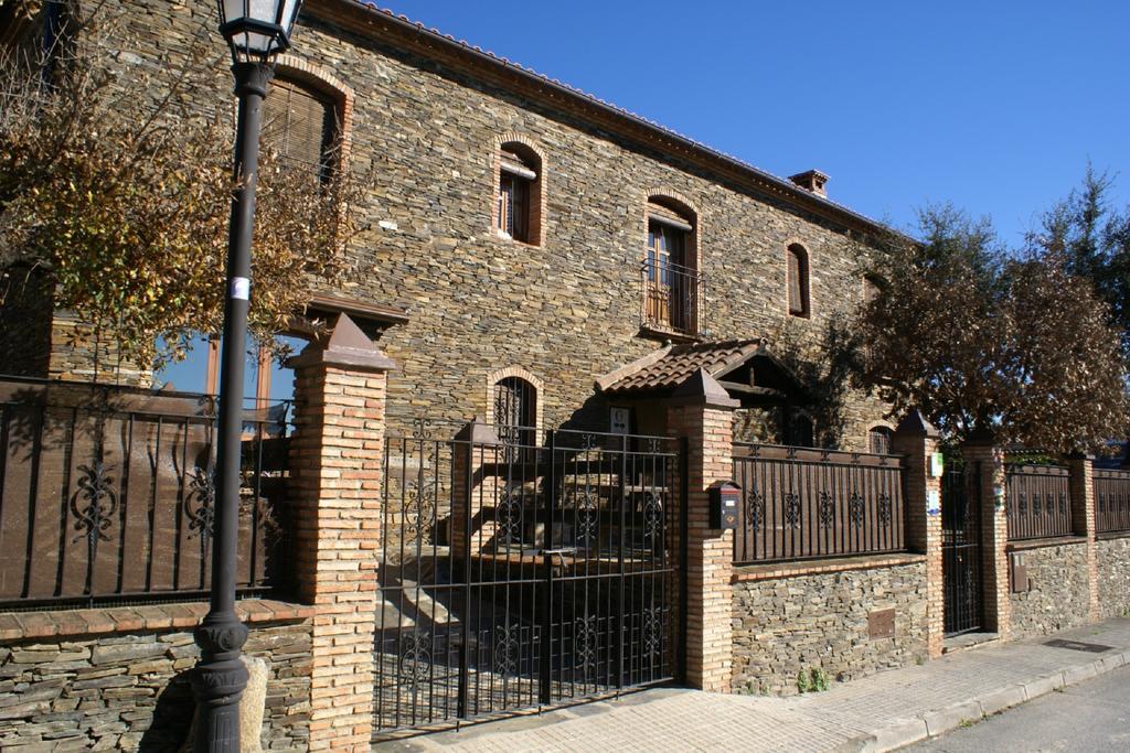 Casa Rural Pena Falcon Torrejon el Rubio Exterior photo