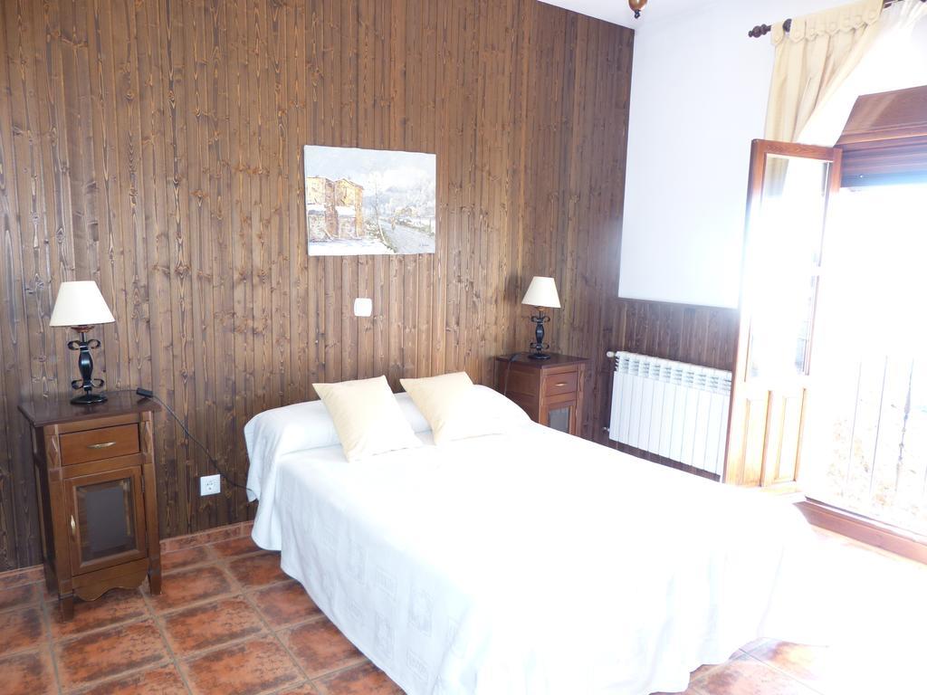 Casa Rural Pena Falcon Torrejon el Rubio Room photo