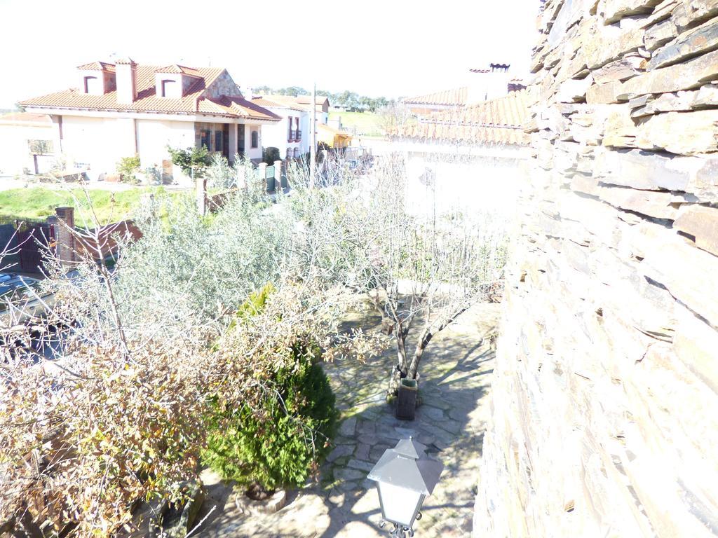 Casa Rural Pena Falcon Torrejon el Rubio Exterior photo