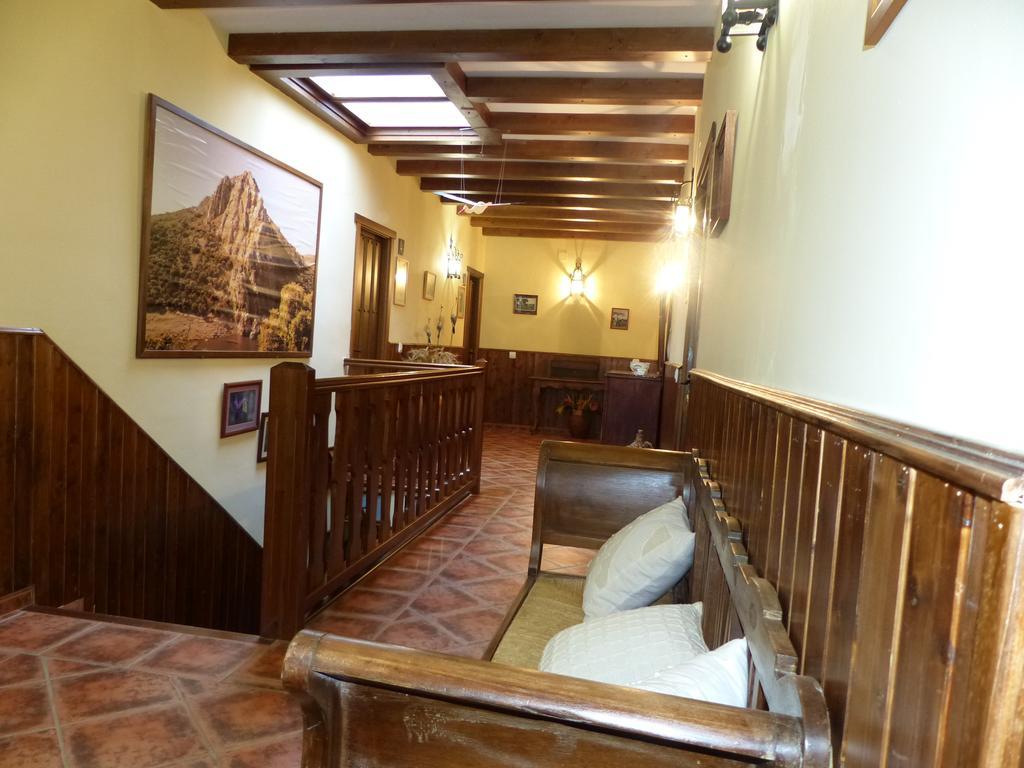 Casa Rural Pena Falcon Torrejon el Rubio Exterior photo
