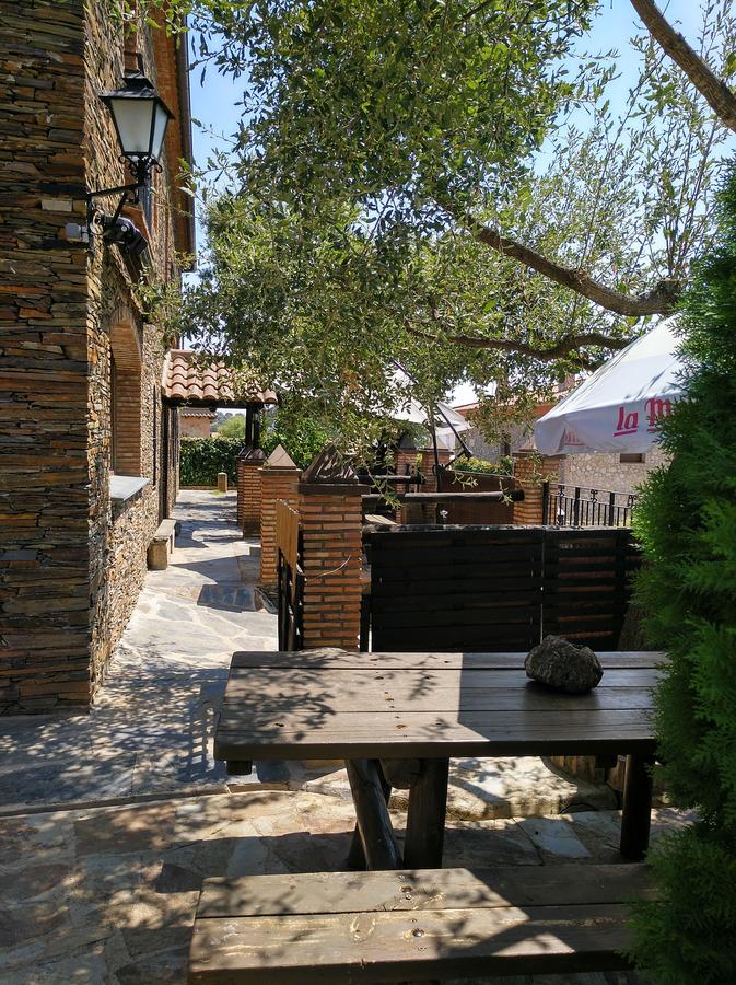 Casa Rural Pena Falcon Torrejon el Rubio Exterior photo