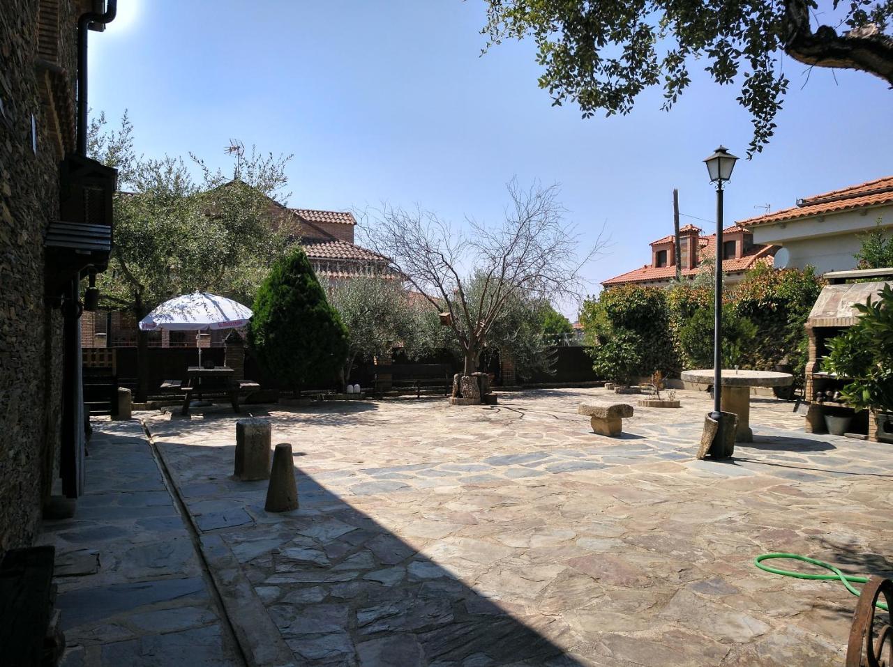 Casa Rural Pena Falcon Torrejon el Rubio Exterior photo